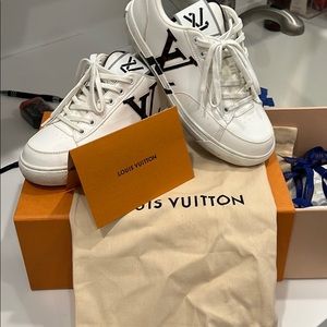 Women’s size 37 Louis Vuitton Tennis shoes